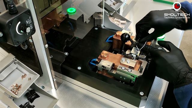 Машина для зварювання елементів струмової котушки