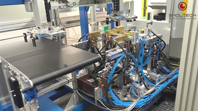 Автоматична точкова машина з стрічковим конвеєром для транспортування деталей